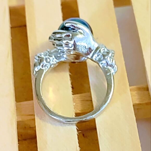 HANDS HOLDING OIL SLICK PEARL CRYSTAL BALL RHODIUM PLATED RING SIZE 7 - Picture 8 of 9